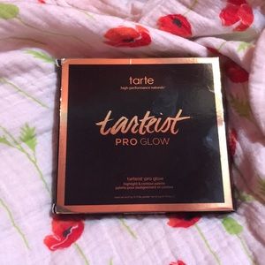 Tarteist Pro Glow. Highlight and Contour palette